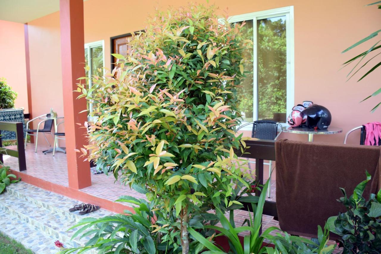 Albergue Baan Longhaad Ko Lanta Exterior foto