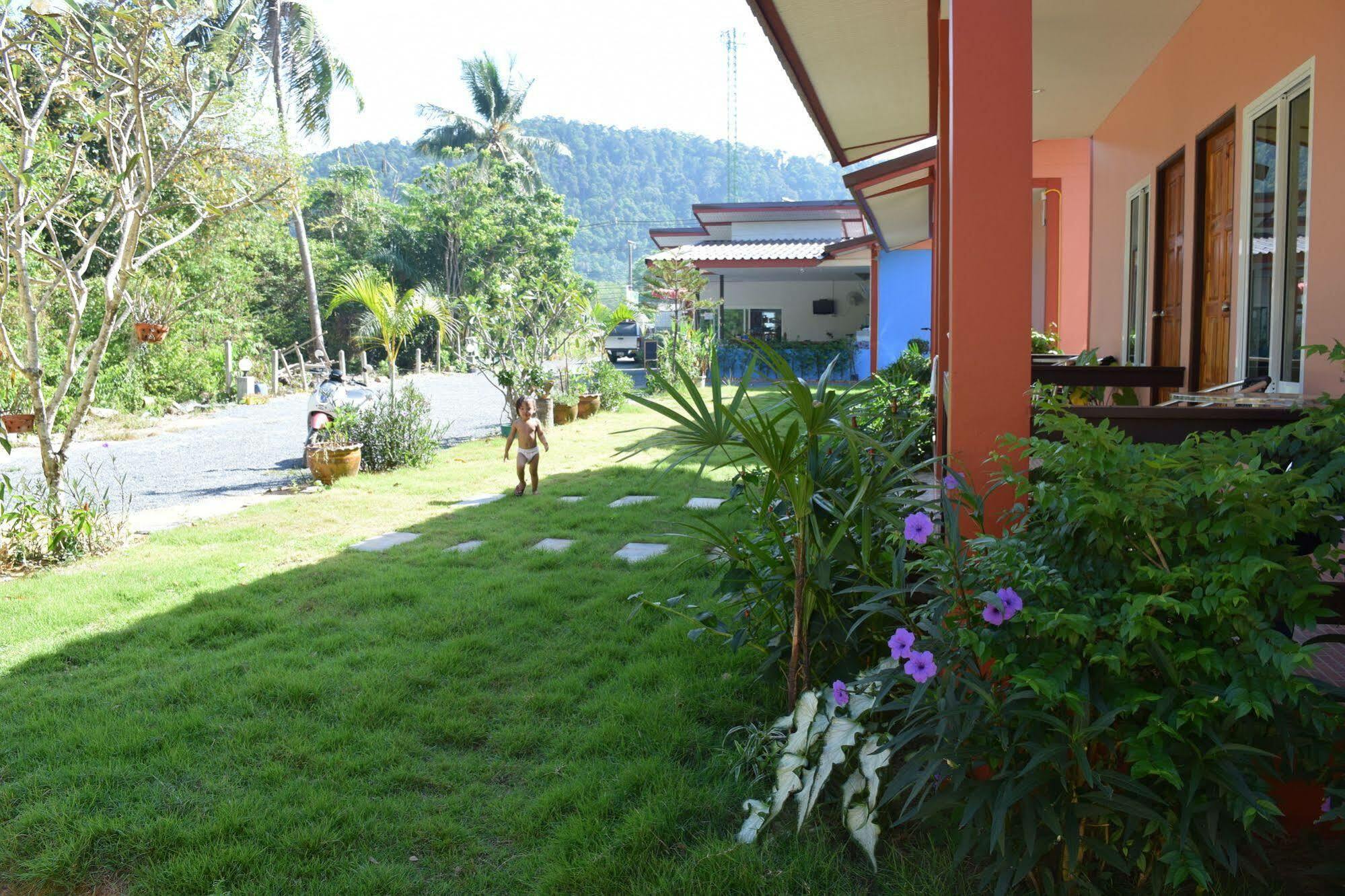 Albergue Baan Longhaad Ko Lanta Exterior foto